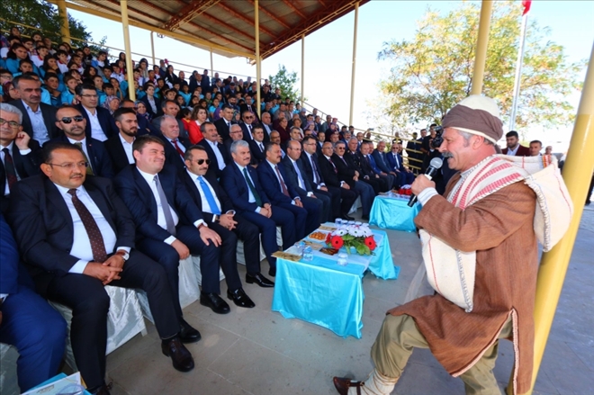 Yunus Emre Anıldı