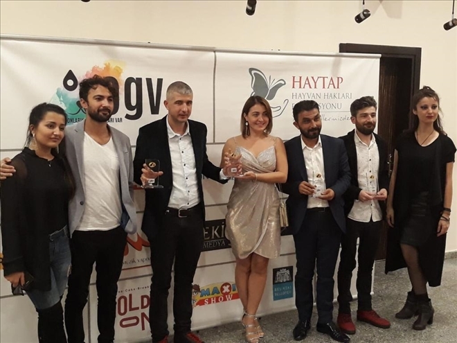 Aksaray Kral FM´den Sevgi Çemberi Talat Ödül Aldı