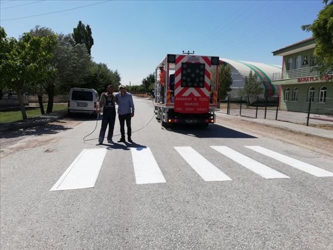Köy Yollarının Trafik İşaret ve Levhaları Yenilendi