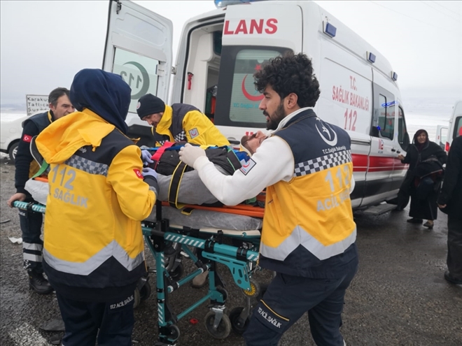 Trafik Kazasında 1 i Ağır 6 Kişi Yaralandı