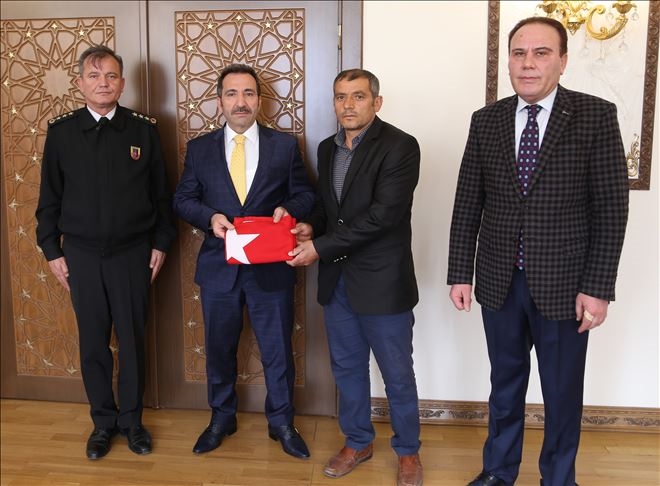 Vali Ali Mantı ya Şehit Babasından  ziyaret