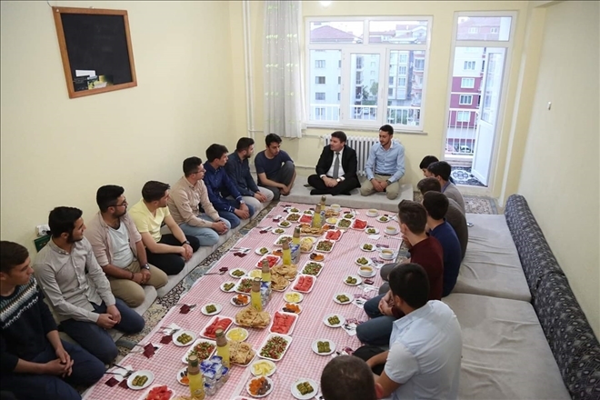 Başkan Dinçer,  öğrencilerle İftar Yaptı!
