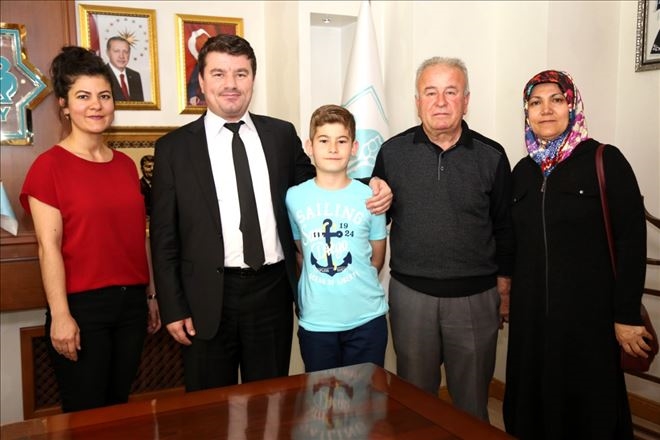 Başkan Dinçerin İlginç Misafiri!