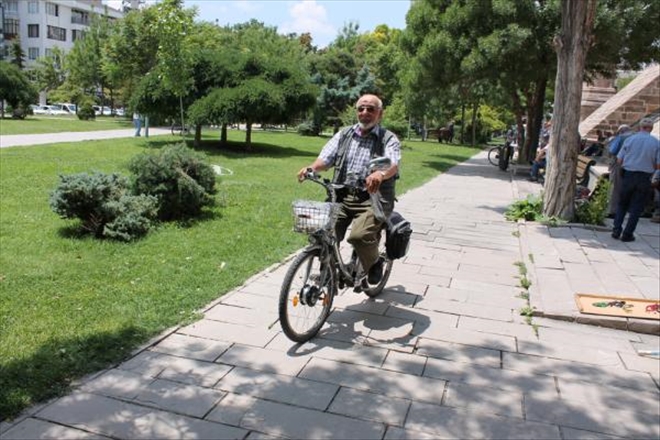 Yaşlı Amcanın Bisiklet Merakı!