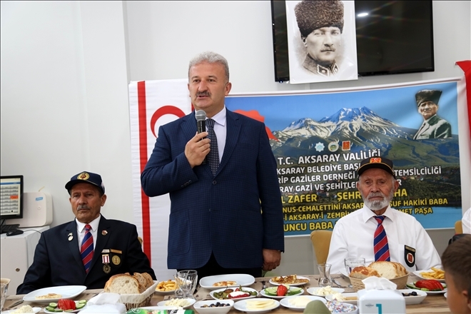 Aksaray Belediyesi Gaziler onuruna kahvaltı programı düzenledi