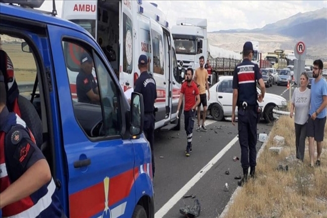 Trafik Kazasında 4 Kişi  Yaralandı