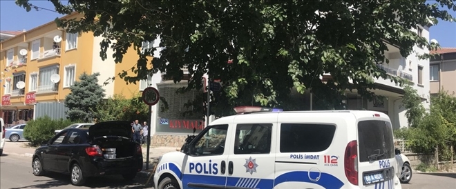 1 KİŞİ BIÇAKLANDI İKİ KİŞİ DARP EDİLDİ
