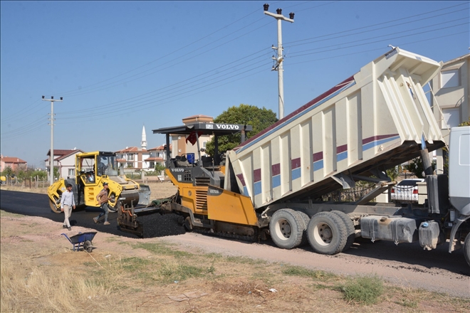 AKSARAY BELEDİYESİ SICAK ASFALT ÇALIŞMALARINA DEVAM EDİYOR