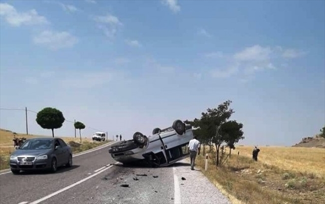GÜLAĞAÇ YOLUNDAKİ  KAZADA  2 YARALI VAR