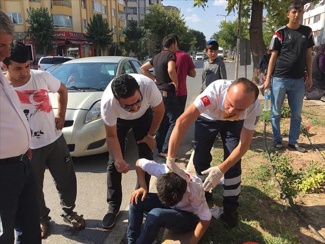 Su Satan Küçük Çocuğa Araba Çarptı