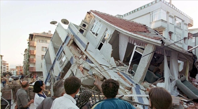 Elazığ da Deprem ,Aksaray da da Hissedildi. 