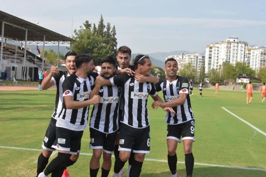 AKSARAYSPOR LİDERLİĞİ DEVAM ETTİRMEK İSTİYOR.