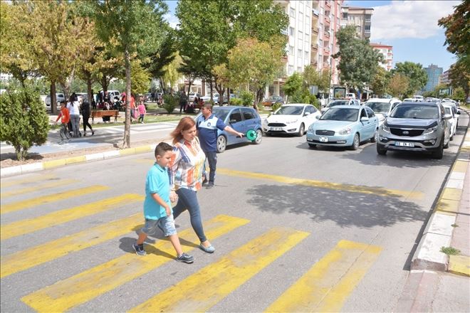 AKSARAY VE ÜLKEMİZDE TRAFİKTE YAYA DÜZENLEMESİ FAYDALI OLDU.