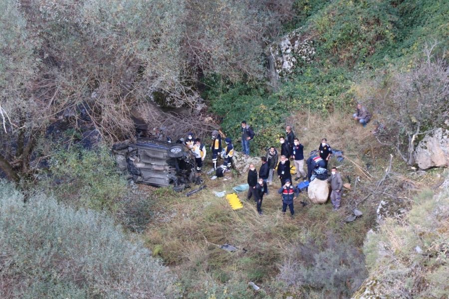 AKSARAYDA KORKUNÇ KAZA. 2 SAĞLIKÇI BAYAN  IHLARA VADİSİNE UÇTU.