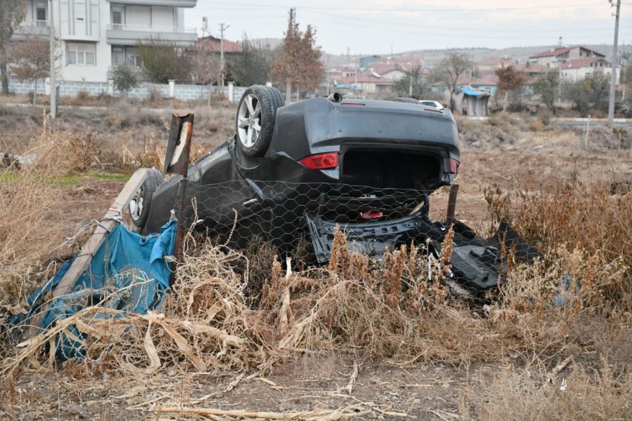 AKSARAY ÇİFTLİK MAHALLESİNDE OTOMOBİL SÜRÜCÜSÜ TAKLA ATTI AĞIR YARALANDI.