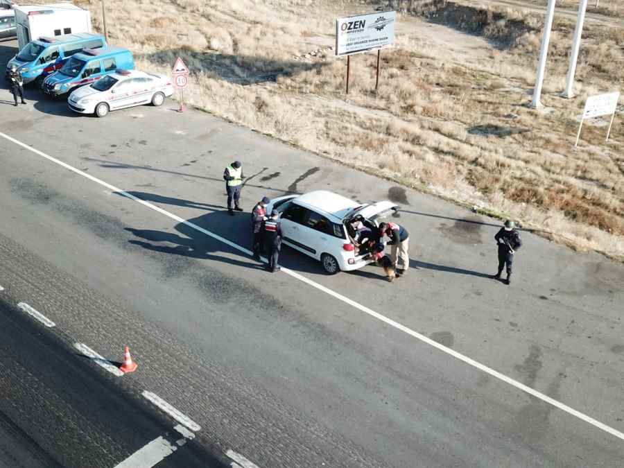 AKSARAY JANDARMASI  DRONE İLE TRAFİK DENETİMİ YAPTI.