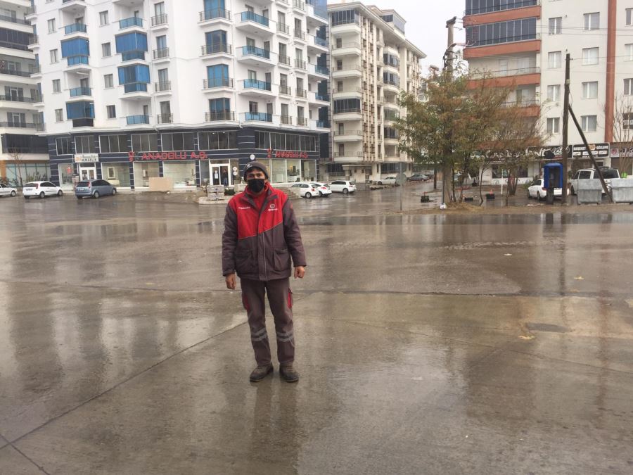 AKSARAYDA YAĞMUR SEVİNDİRDİ.