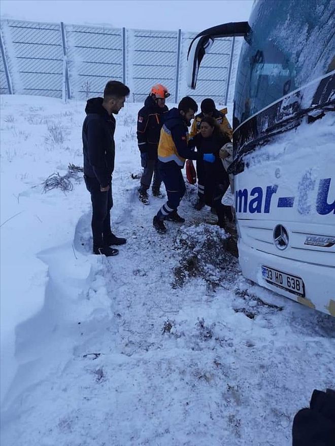 AFAD Mahsur Kalan Yolculara Destek Verdi