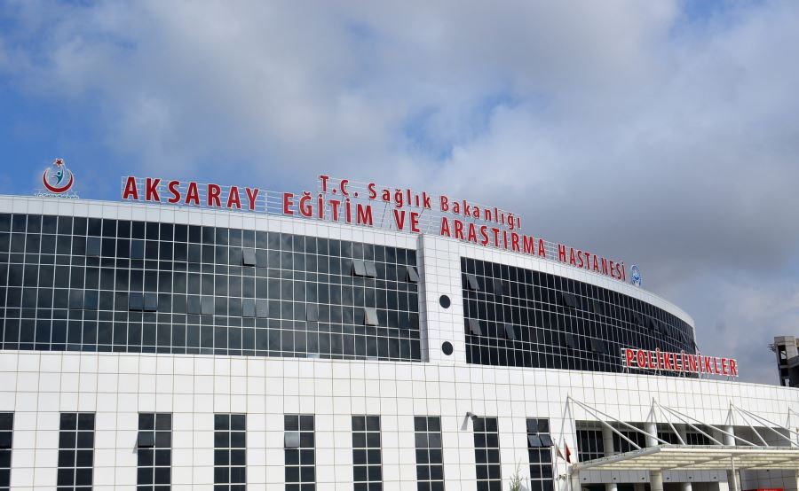İş Yaparken Elini Kesti