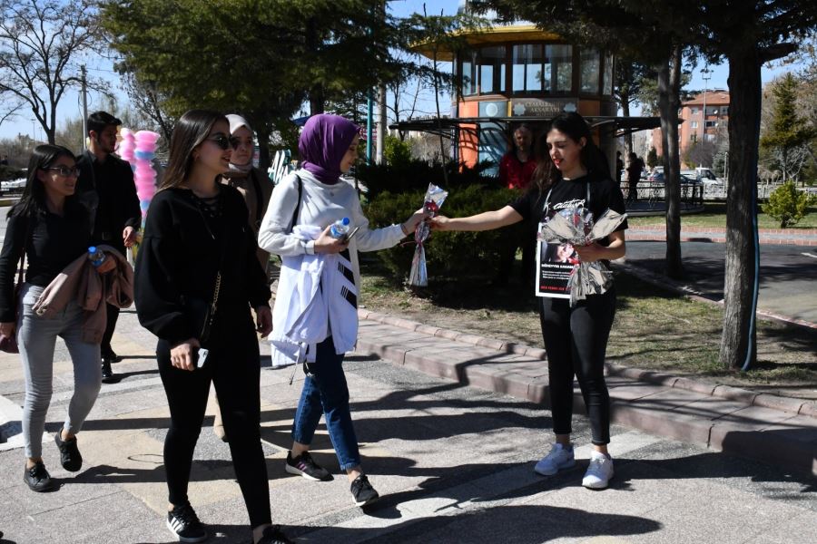 ASÜ Öğrencilerinden Kadınlar Günü Etkinliği