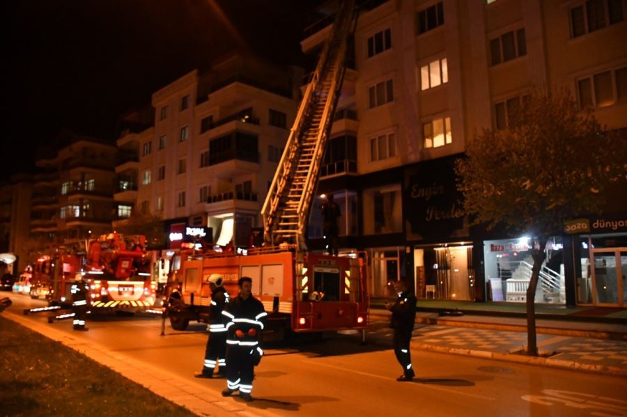 Aksaray’da K.Bölcekte  çatı yangını 