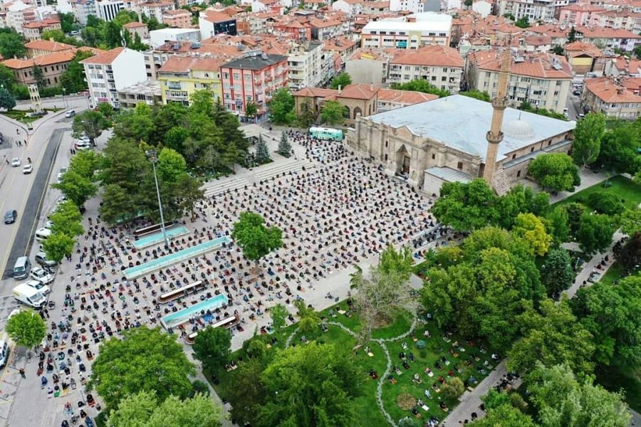 15 Marttan Sonra Dün Cuma Namazı Kılındı