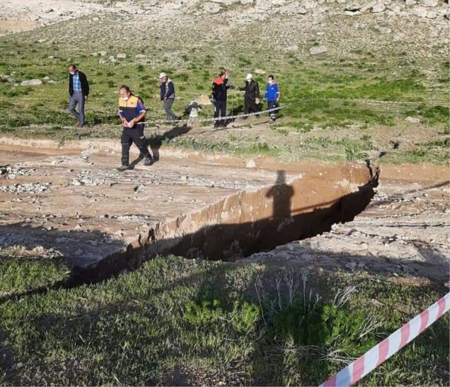 Sultanhanında İlginç Çöküntü