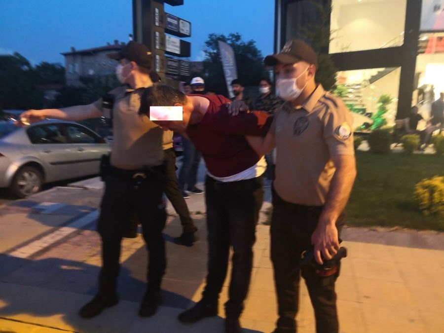 Uyuşturucu Kullanırken Yakalandı