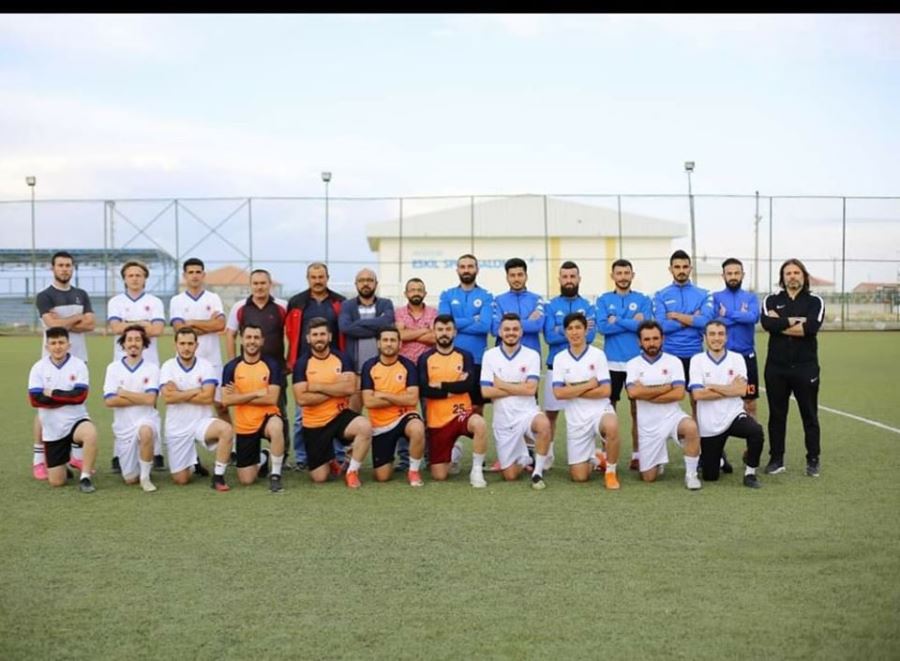 Eskilsporda 4 Oyuncu Trafik Kazasında Yaralandı