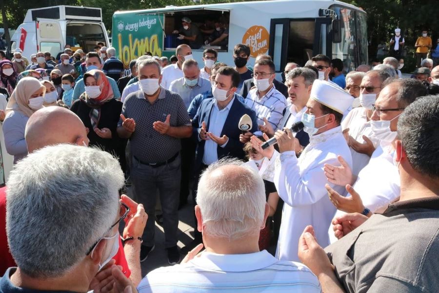 Aksaray da Ayasofya İçin İkindi Namazından Sonra Lokma Dağıtıldı