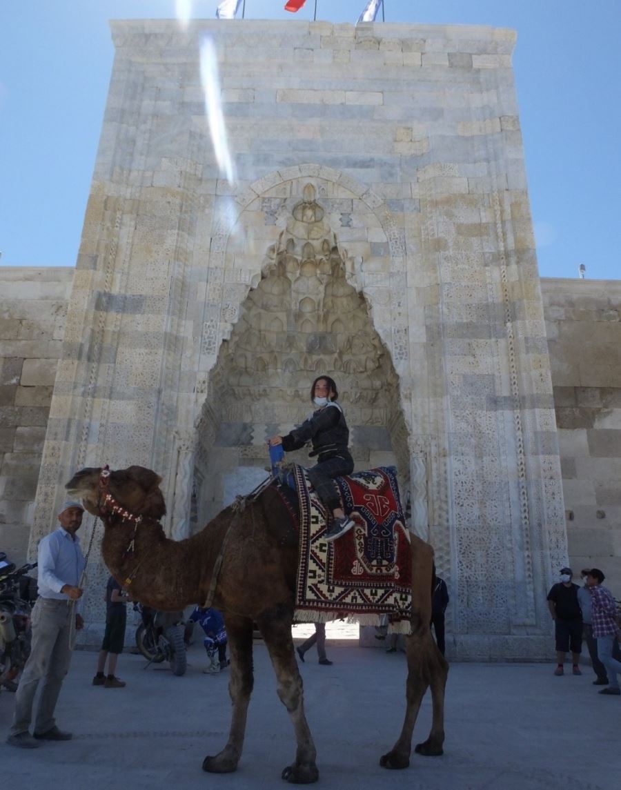 AKSARAY SULTANHANLIDA RENKLİ GÖRÜNTÜLER