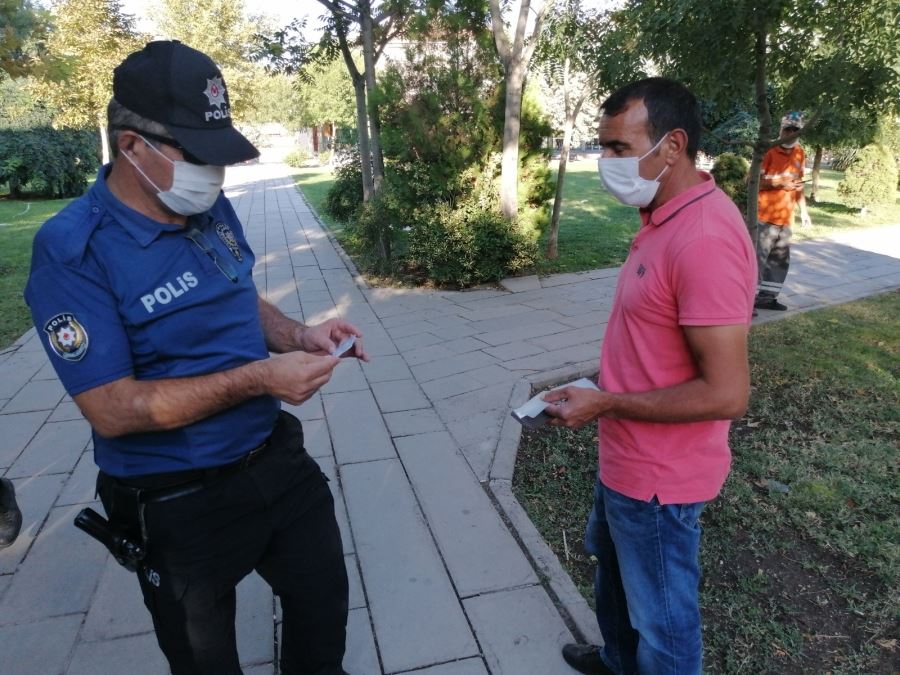 AKSARAY EMNİYETİNDEN VATANDAŞA  MASKE UYARISI