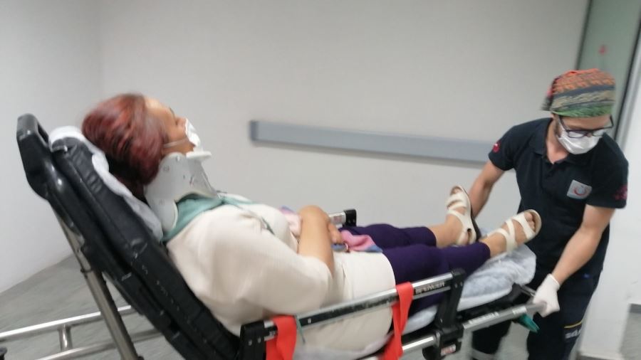 AKSARAY OTOGAR YOLUNDA KAZA 4 YARALI