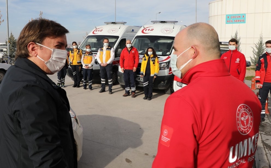 VALİ AYDOĞDU, 2021 İN  İLK ZİYARETİNİ SAĞLIK ÇALIŞANLARINA YAPTI