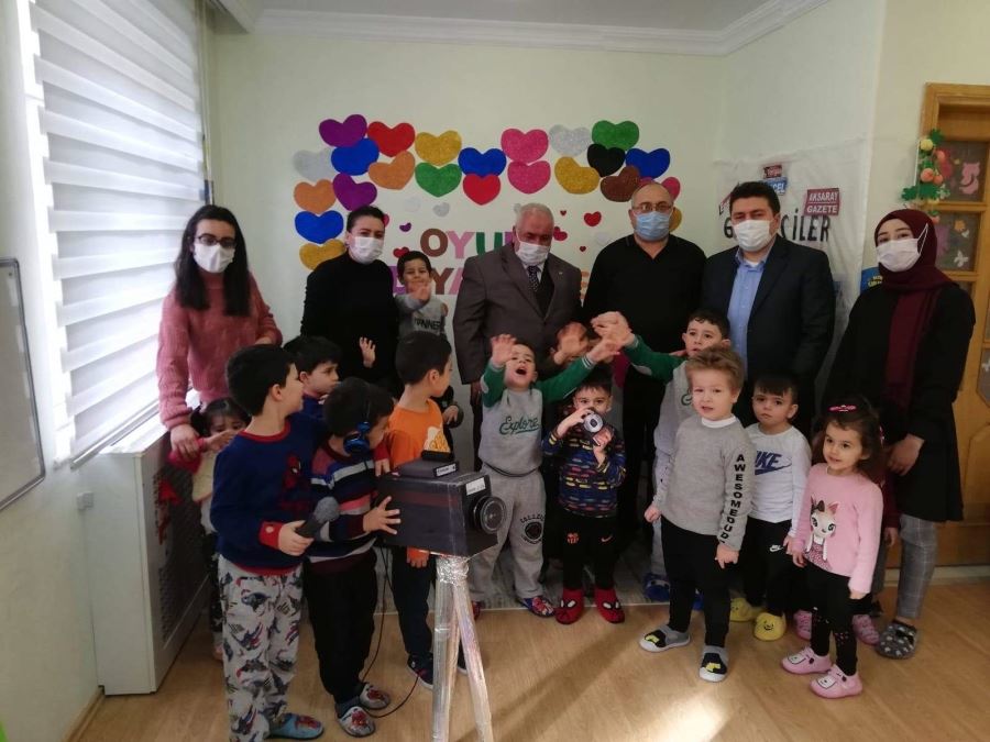 AKSARAYLI GAZETECİLER KÜÇÜK ÖĞRENCİLERLE BULUŞTU.