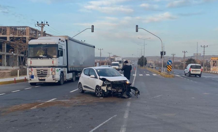 AKSARAYDA TRAFİK KAZASI.4 KİŞİ YARALANDI.!