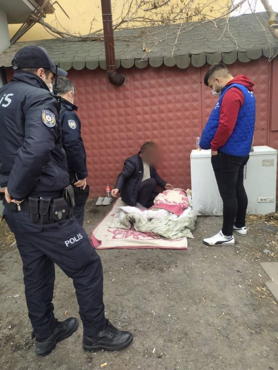 AKSARAY SOFULAR MAHALLESİNDE  SOKAKTA YAŞAYAN VATANDAŞA SAHİP ÇIKILDI.