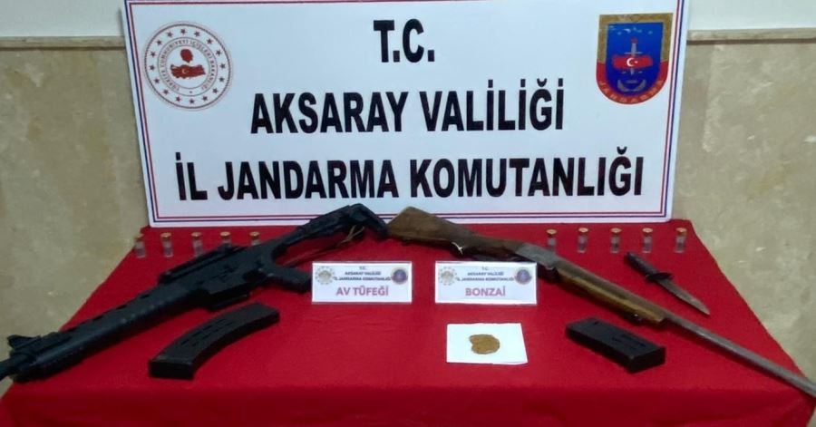 ŞÜPHELİ ARAÇTA UYUŞTURUCU VE SİLAH  ÇIKTI.