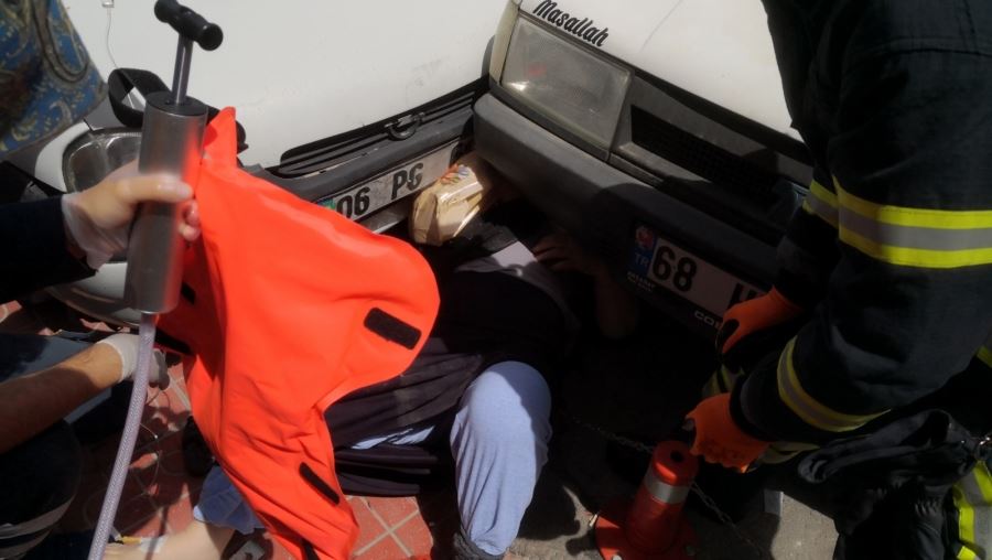 AKSARAY TAŞPAZARDA ZİNCİRLEME KAZA. 2 KİŞİ YARALANDI.