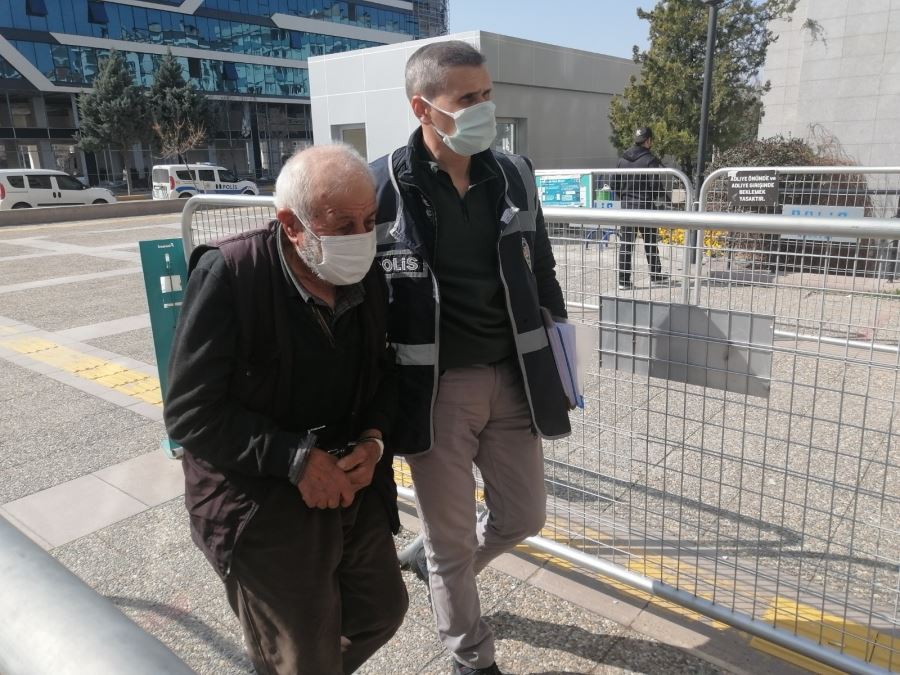 AKSARAY LALELİ MAHALLESİNDE  MİRAS YÜZÜNDEN ÇIKAN KAVGADA  GELİNİNİ ÖLDÜREN ZANLI ADLİYEYE SEVK EDİLDİ.