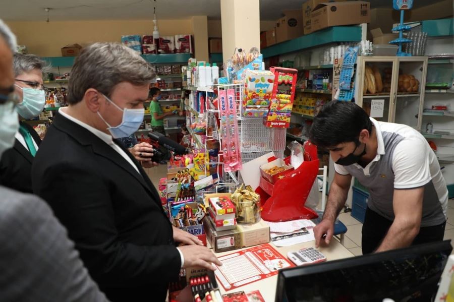 AKSARAYDA İHTİYAÇ SAHİBİ AİLELERİN BAKKAL  BORÇLARI ‘ZİMEM DEFTERİ’ İLE ÖDENDİ