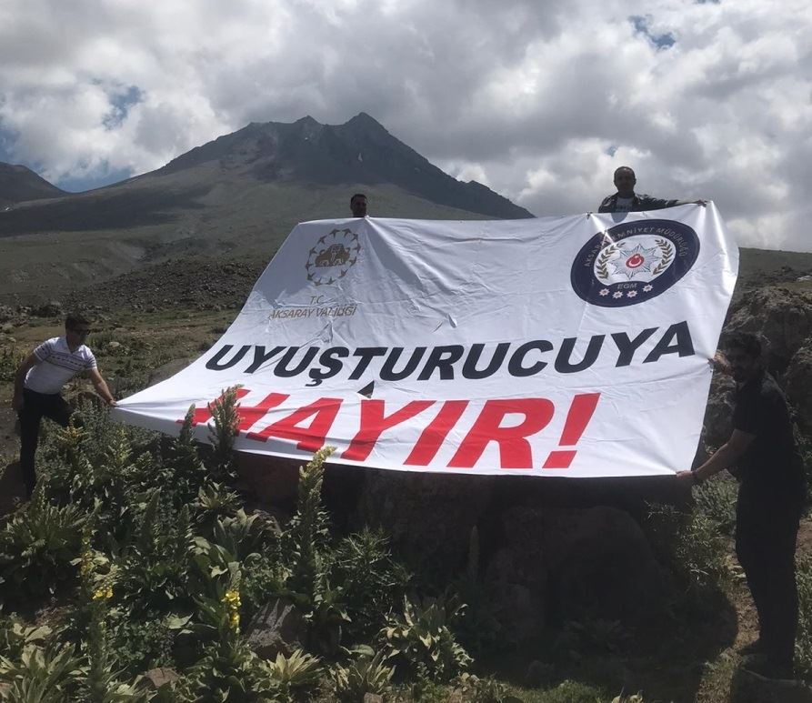 AKSARAYDA UYUŞTURUCU İLE MÜCADELE İÇİN HASANDAĞINA TIRMANILDI.!