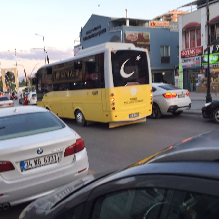 AKSARAYDA KALABALIK DEVAM EDERSE CORONAVİRÜS VAKA SAYILARI  DAHADA  ARTABİLİR.!