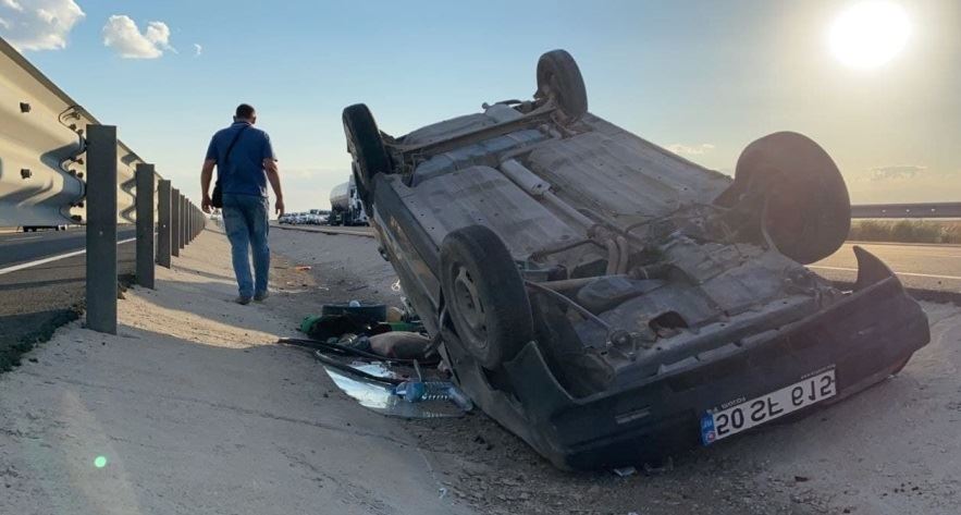 AKSARAY-ANKARA KARAYOLUNDA OTOMOBİL TAKLA ATTI  . 1 