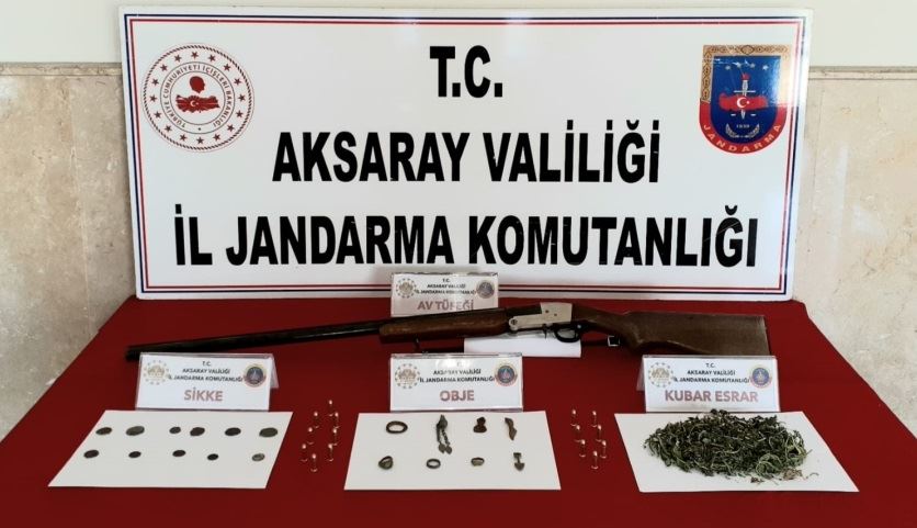 AKSARAY DA EVİNİN BAHÇESİNDE KENEVİR BULUNAN 1 KİŞİ GÖZALTINA ALINDI.!