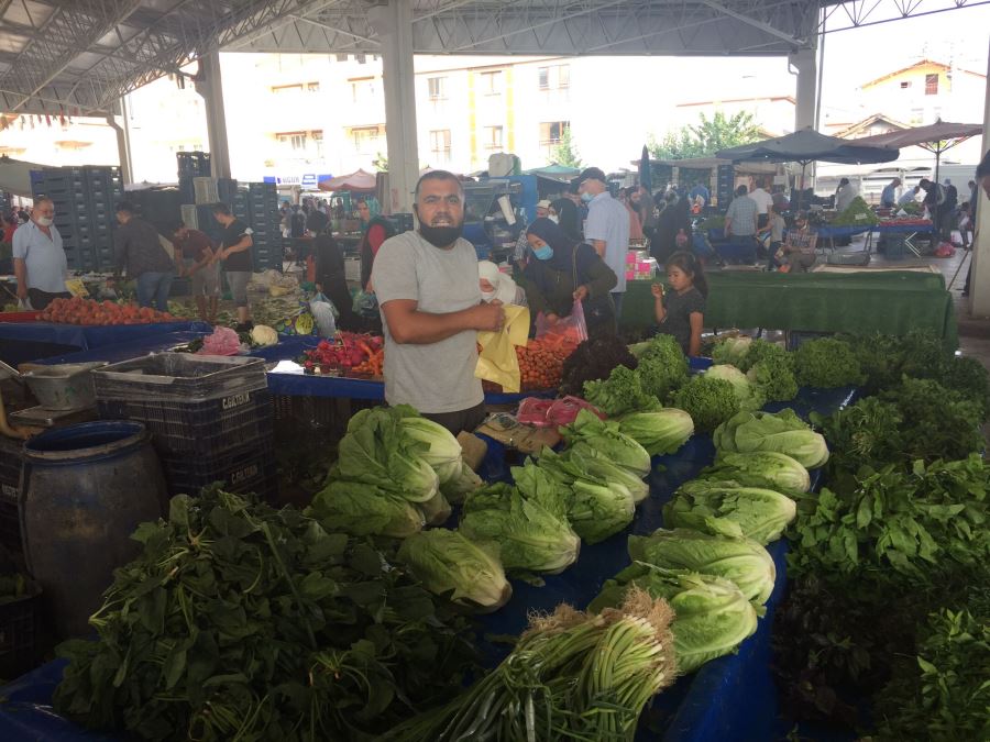 AKSARAY SALI PAZARINDA TARİHİ KALABALIK! FİYATLAR NORMAL.