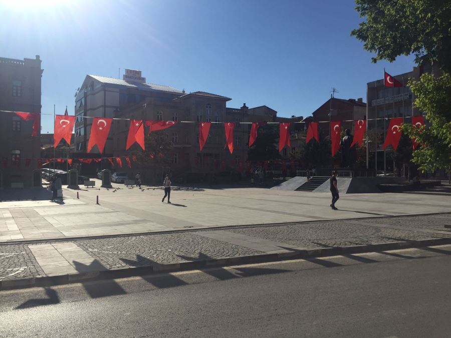 AKSARAY 15 TEMMUZ MİLLİ İRADE MEYDANI VATANDAŞLAR TARAFINDAN BEĞENİLİYOR.!