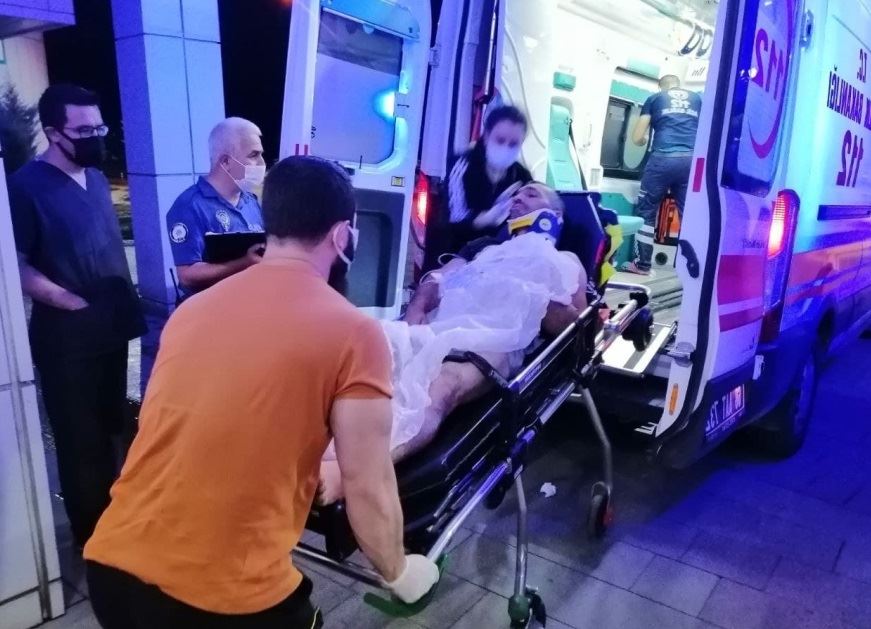AKSARAY ZAFER MAHALLESİNDE TARTIŞTIĞI AMCASINI BIÇAKLA AĞIR YARALADI.!