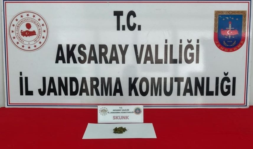 AKSARAY TERMİNALİNDE ÜZERLERİNDEN UYUŞTURUCU ÇIKTI.!