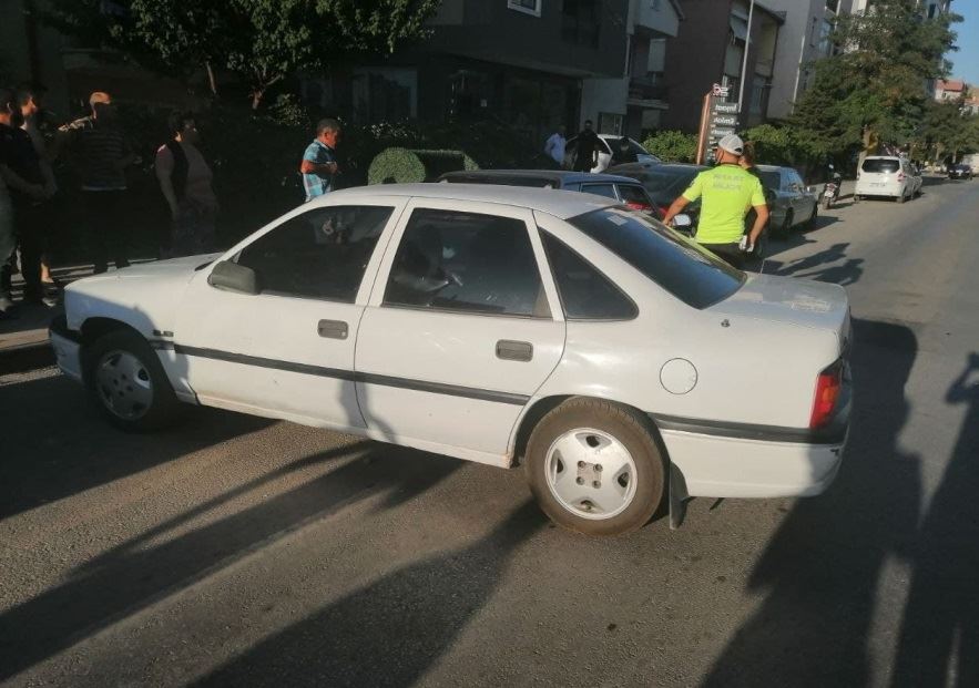 AKSARAY KURTULUŞ CADDESİNDE ALKOLLÜ SÜRÜCÜ 2 ARACA ÇARPTI.!